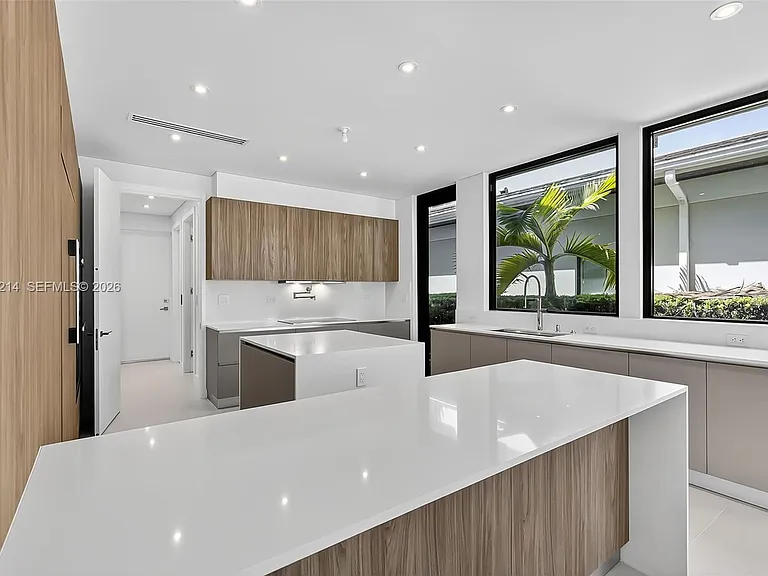 620 Solar Isle Dr — Photo 37
