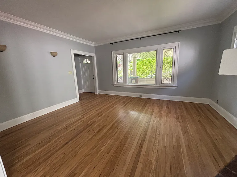 1261 Donald Ave — Photo 14