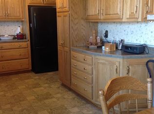 1712 Memorial Dr, Farrell, PA 16121