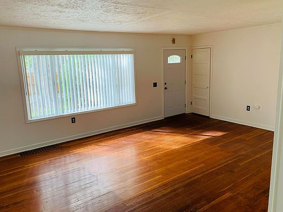 2nd image of 1417 Mahan Ave #2