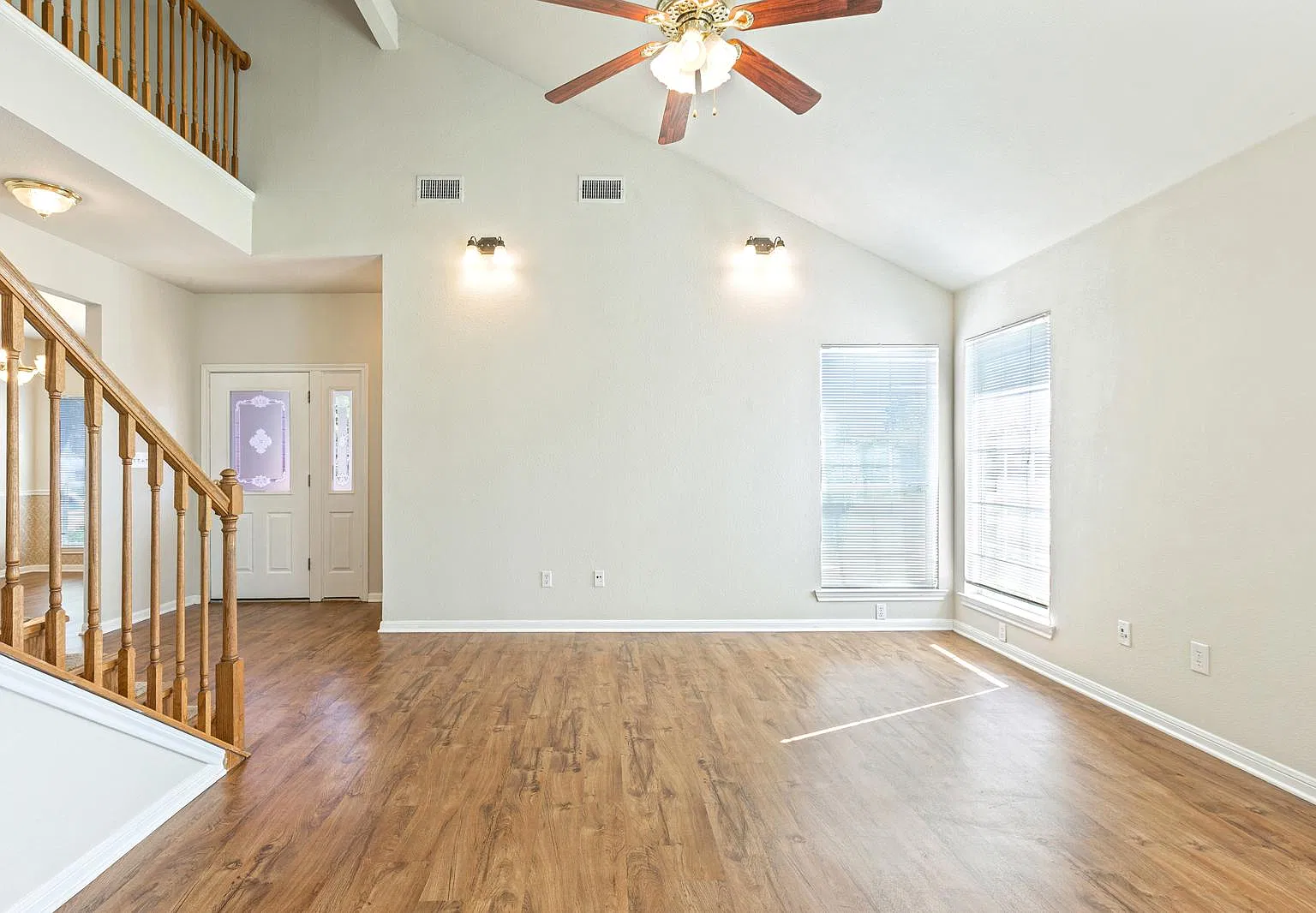 3 bed, 2.5 bath, 2150 sqft, $1,990 — Photo 4