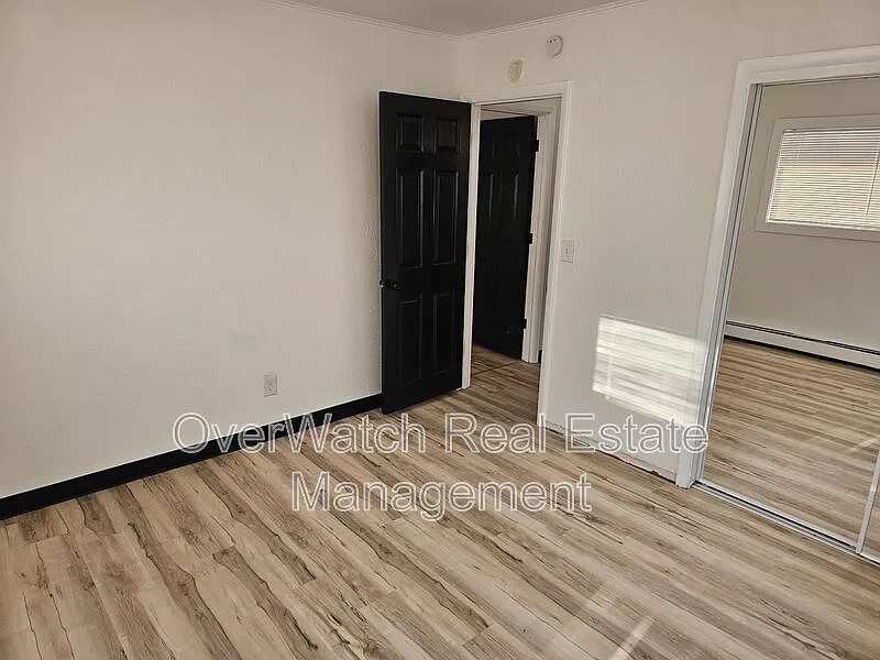 2 bed, 1.0 bath, 900 sqft, $1,400 — Photo 3