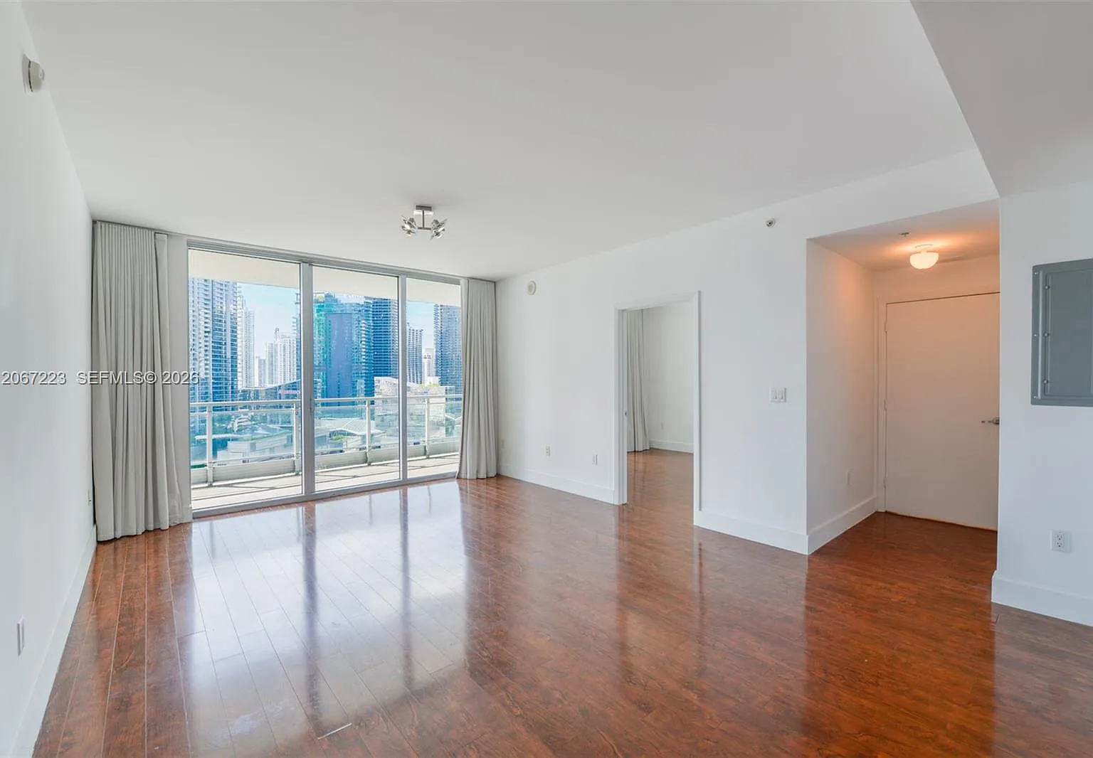 Ivy Condo — Photo 1