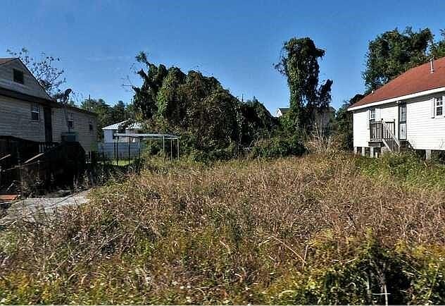 1st image of 2848 Metropolitan St