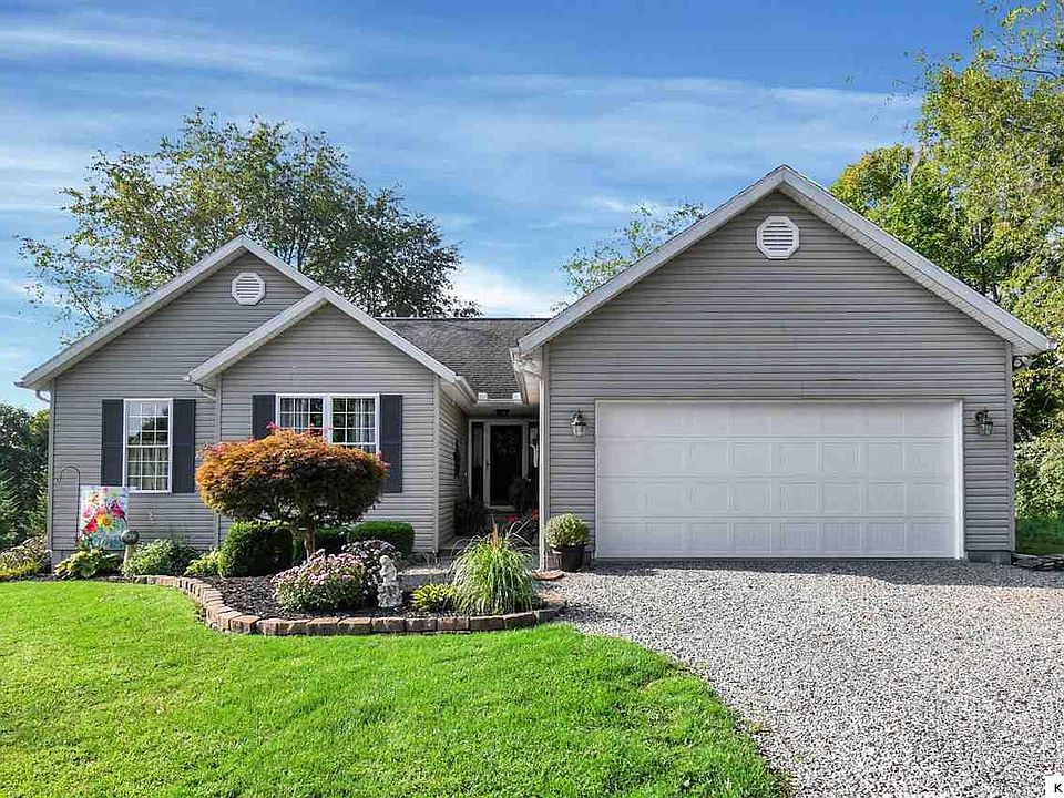 1st image of 698 Greenbriar Cir