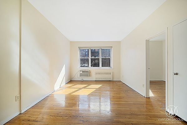 1st image of 320 W 19th St APT 5F