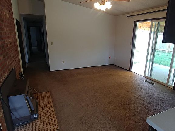 5th image of 3204 119th Ave E