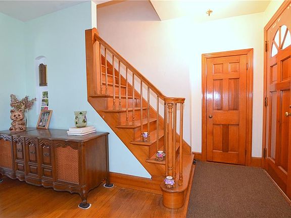 5th image of 51 Carman St
