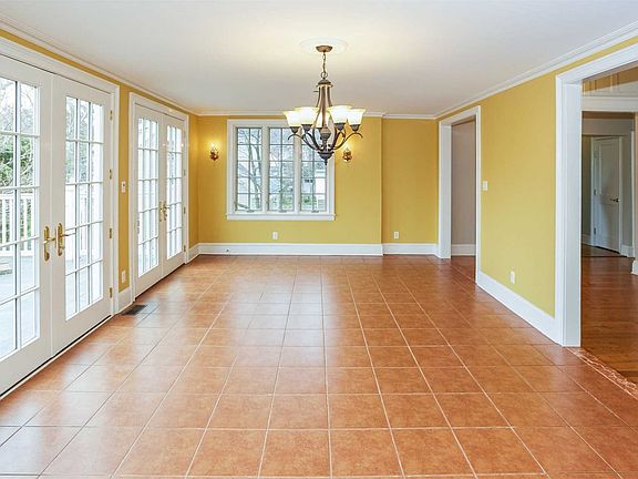5th image of 23303 Bay Ave #1