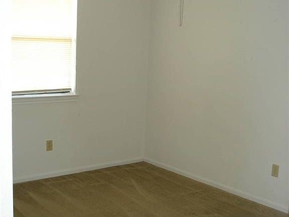 4th image of 307 Horseshoe Dr #B