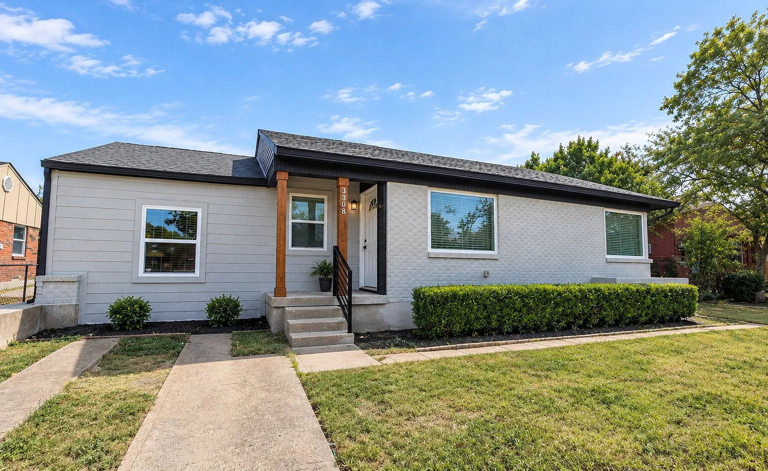 3 bed, 1104 sqft, $2,090 — Photo 1