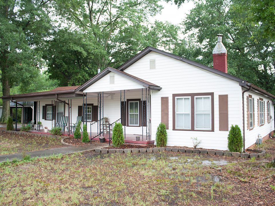 Quiet, country home
