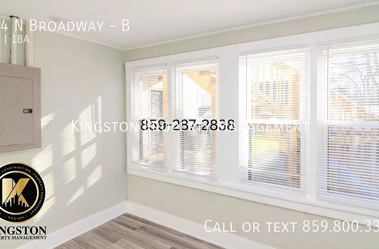 544 N Broadway St #B — Photo 13