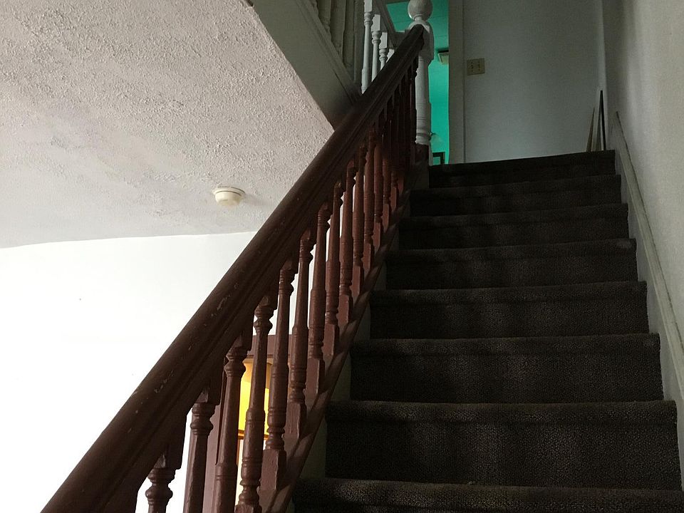 2nd image of 619 New York St #619