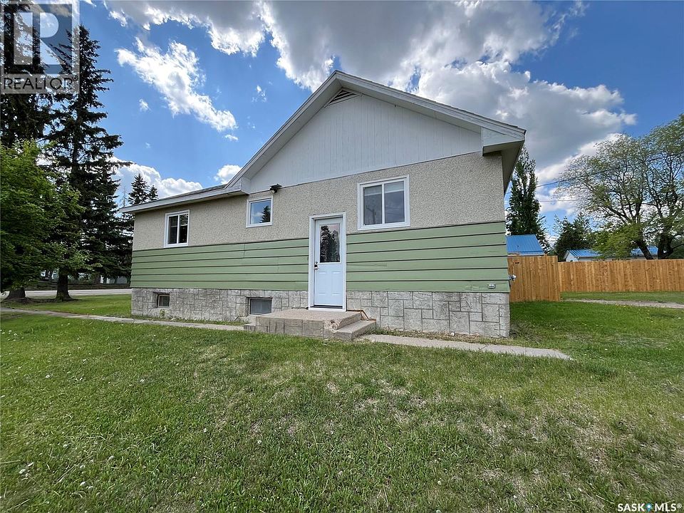 1st image of 307 1st Ave