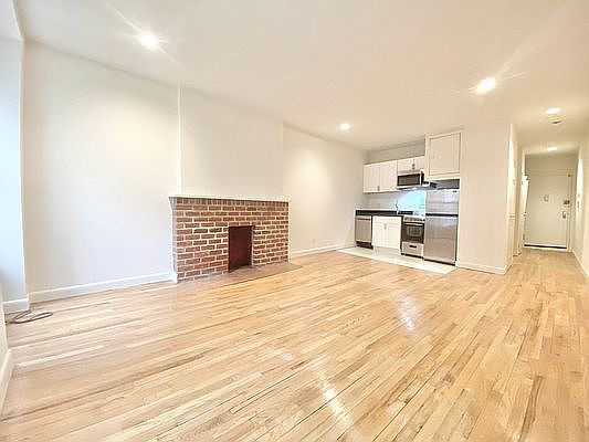 2nd image of 334 E 55th St APT 14