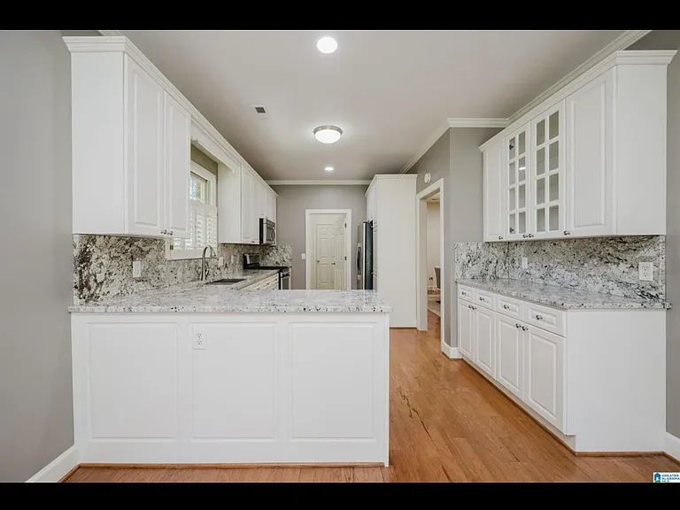 Cove Cir — Photo 3