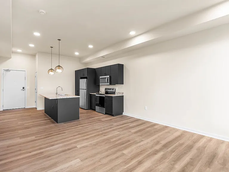600 W Freshwater Way #101 — Photo 7