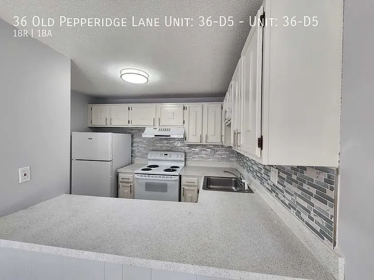 36 Old Pepperidge Ln #D5 — Photo 13