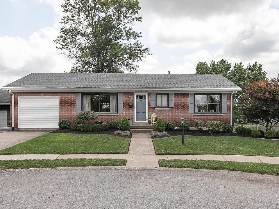 1st image of 208 Cedar Ln