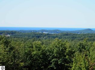 Kerry Rd, Manistee, MI 49660