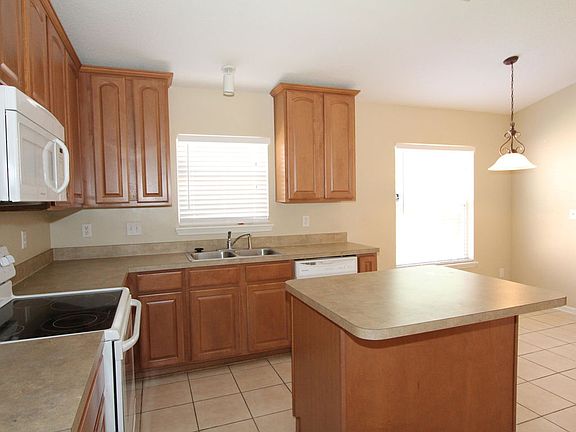 5th image of 1787 Forest Creek Dr