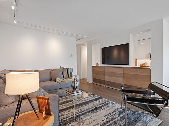 5th image of 4170 N Marine Dr APT 14C