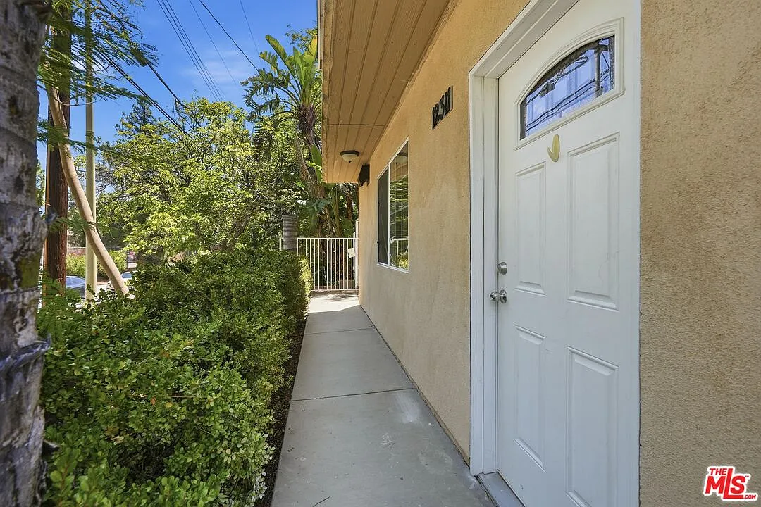 2 bed, 1.0 bath, $2,600 — Photo 1
