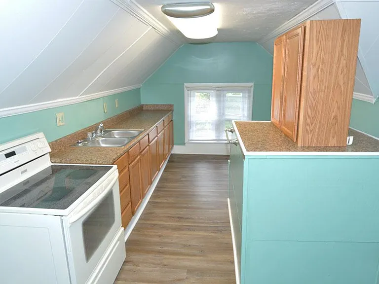 212 S Wooster Ave #3 — Photo 2