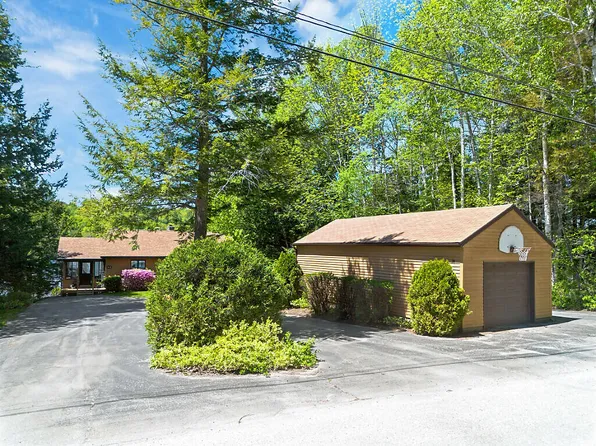 38 S Upper Narrows Lane, Winthrop, ME 04364