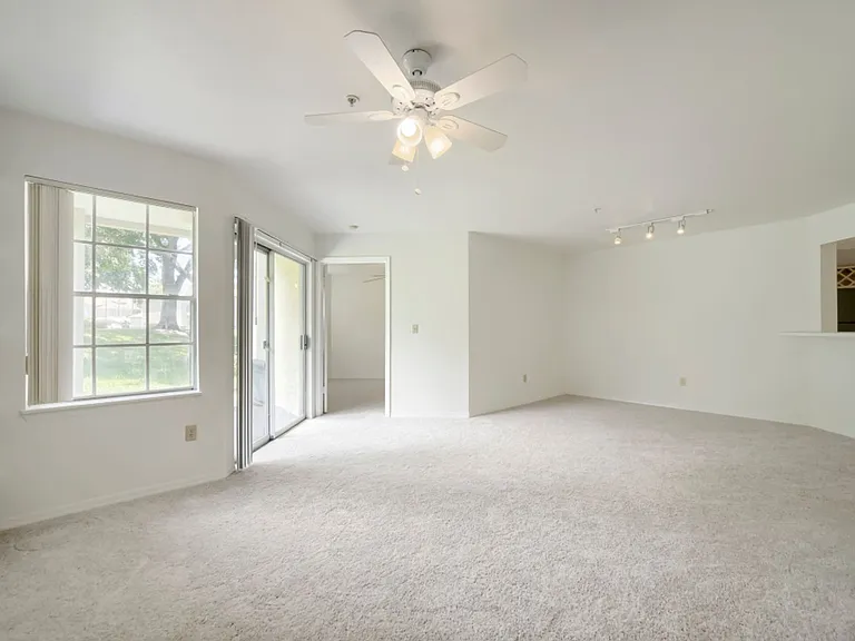7270 Westpointe Blvd #910 — Photo 9