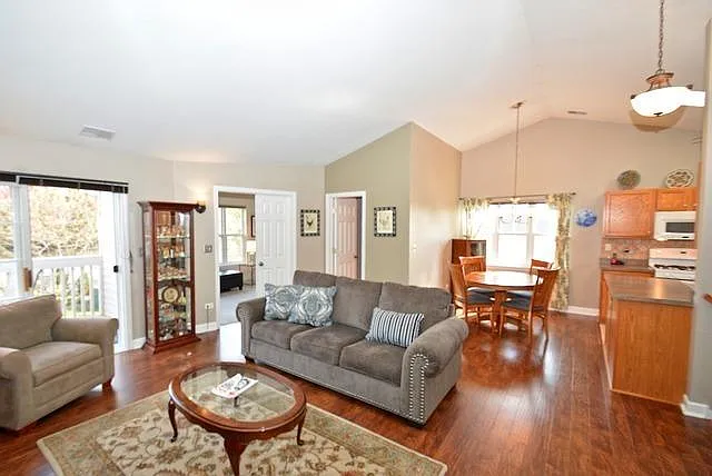2803 Rutland Cir #201 — Photo 5