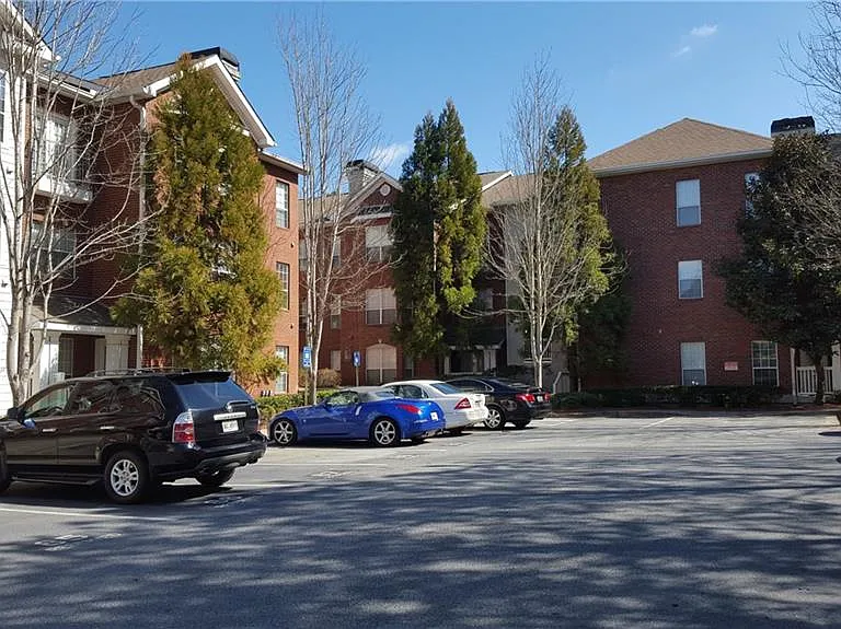 5641 Roswell Rd #106 — Photo 4