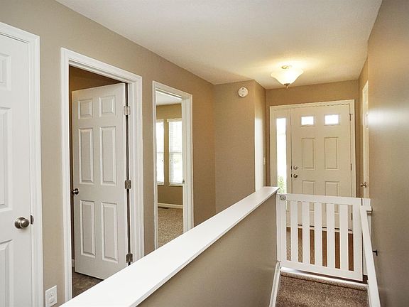 4th image of 1585 Bear Lake Dr