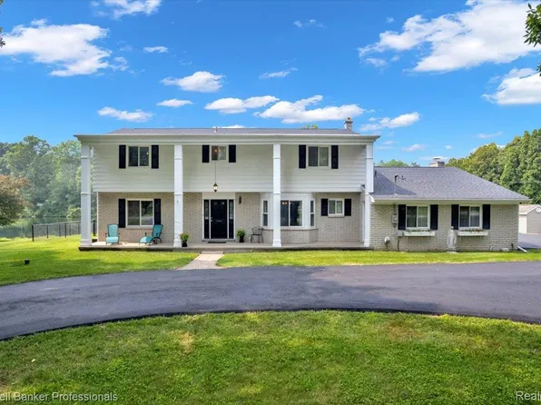 1545 Rulane Dr, Lapeer, MI 48446