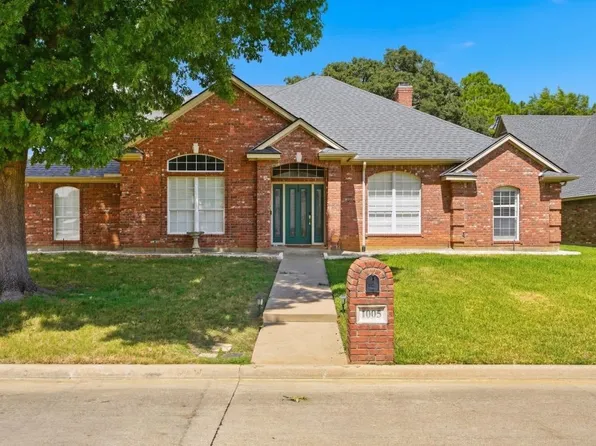 1005 Saint Andrews Dr, Mansfield, TX 76063
