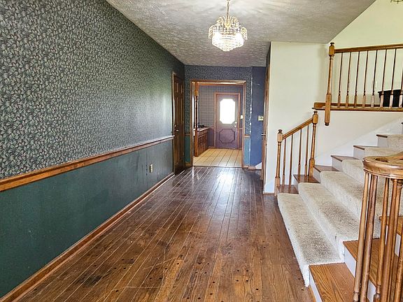 5th image of 216 W Fairway Dr