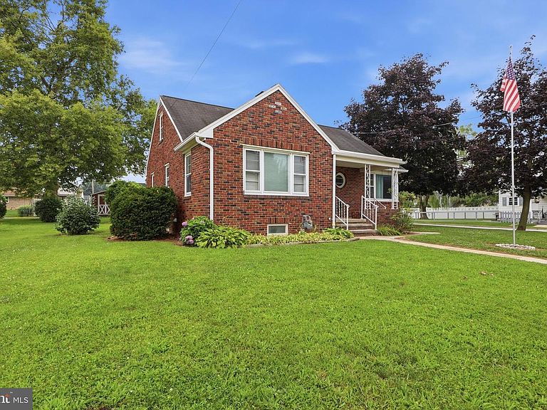 Listing photo 4