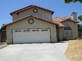 1184 S Vine Ave, Bloomington, CA 92316