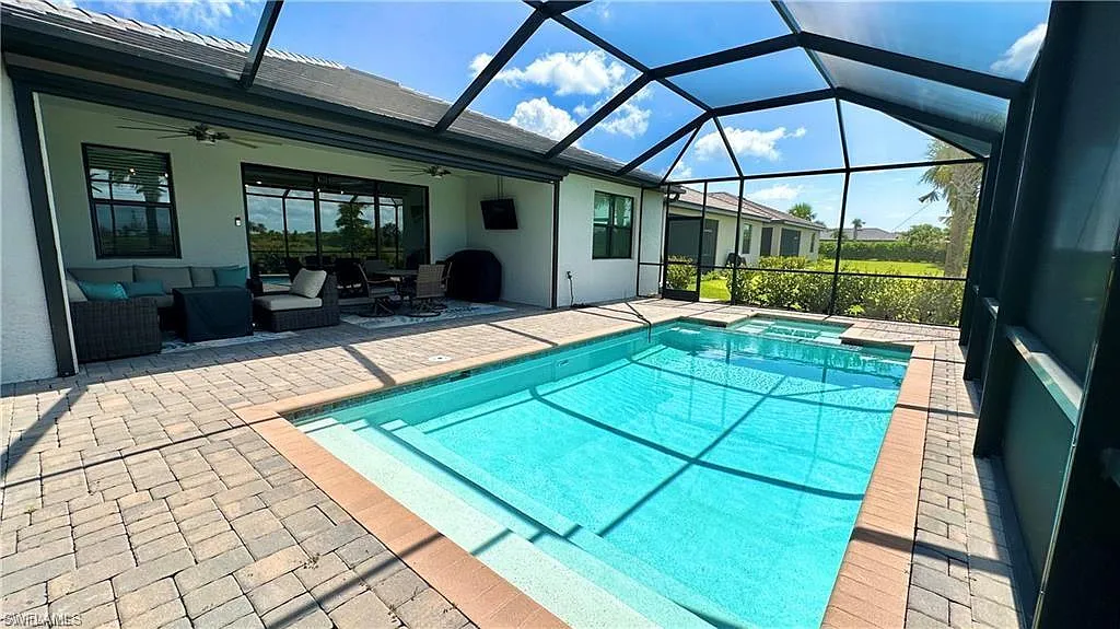 3 bed, 3.0 bath, 2202 sqft, $8,000 — Photo 1