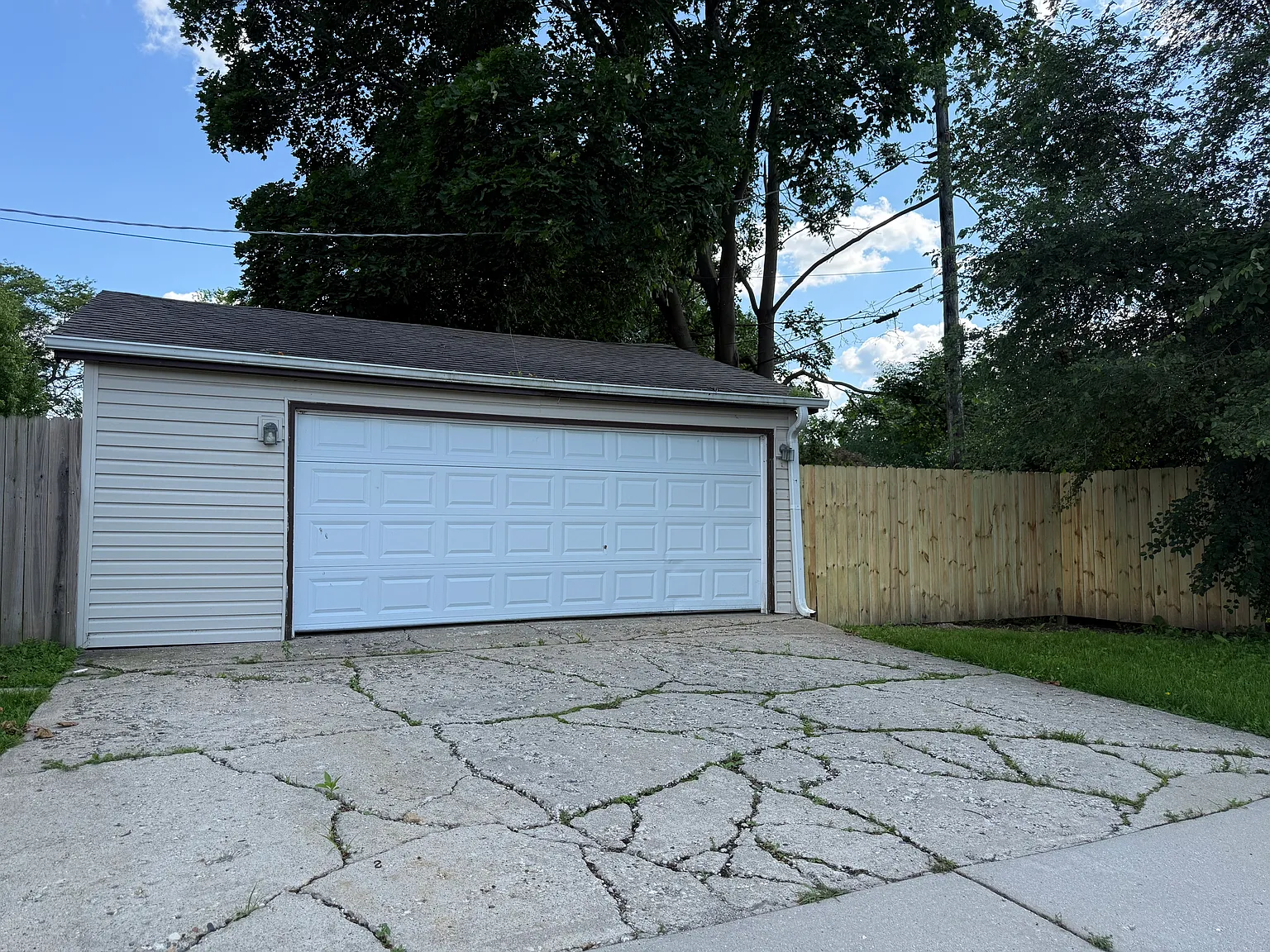 4 bed, 1556 sqft, $2,700 — Photo 3