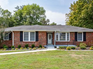 210 Essex Dr, Clarksville, TN 37043