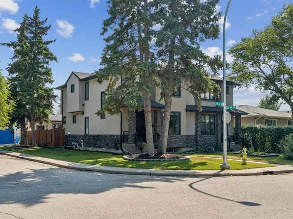 3302 W 39th St SW, Calgary, AB T3E 3J2
