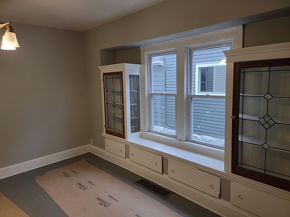 5th image of 3427 W 49th St Unit 1