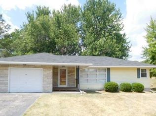 413 N College St, Agency, IA 52530