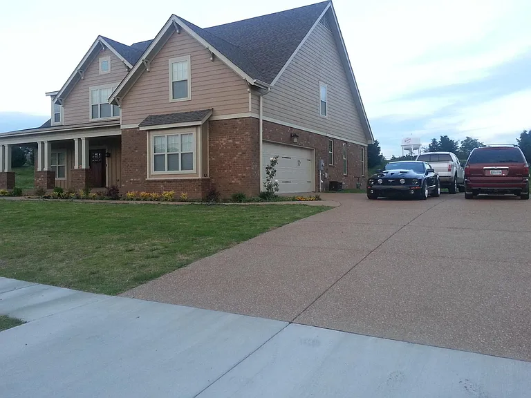 108 Wooten Oaks Cir — Photo 1