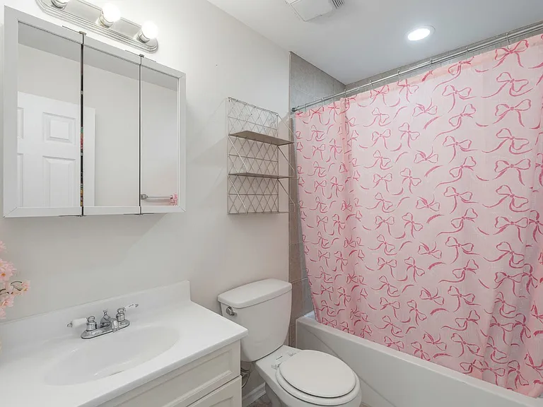3353 W Wilson Ave #2S — Photo 9
