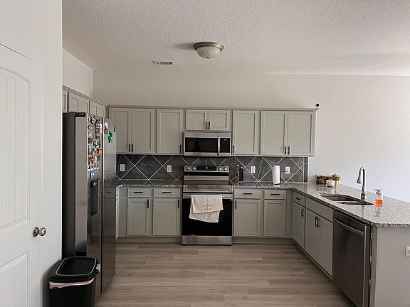 4th image of 229 Wynn Pl