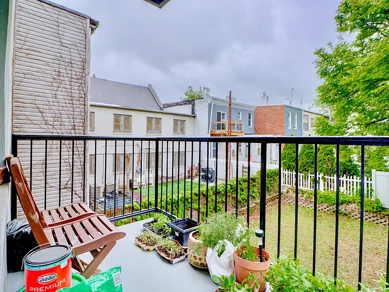 607 Onderdonk Ave #2 — Photo 12