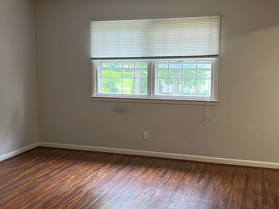 5th image of 520 S Washington St #4